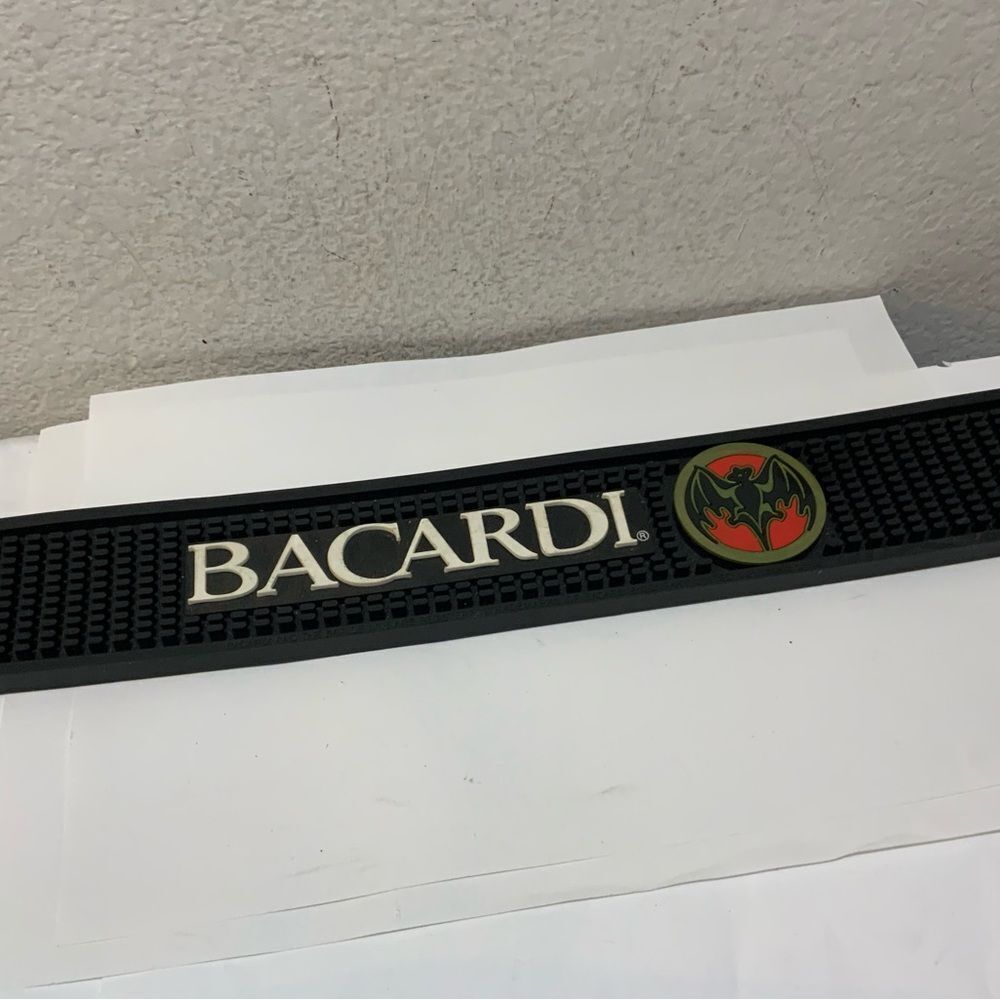 BACARDI BAR SPILL MAT 2006 RARE - Picture 2 of 5